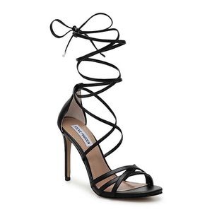 Brand new Steve Madden lace up heels